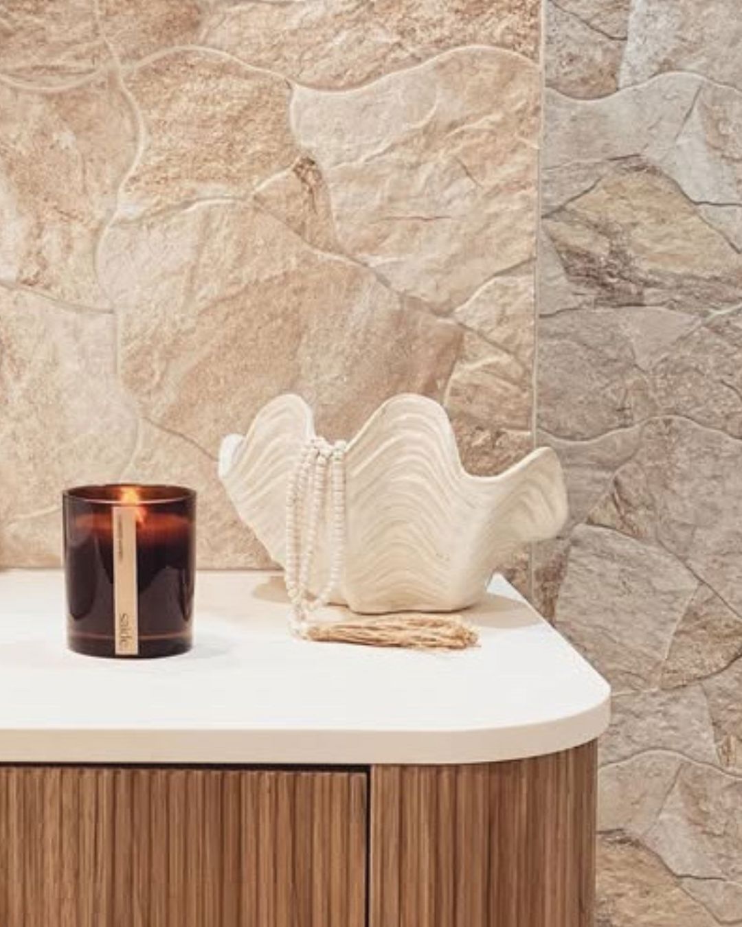 Amber Wood Wick Scented Fragrance Soy Candle Sun Republic 