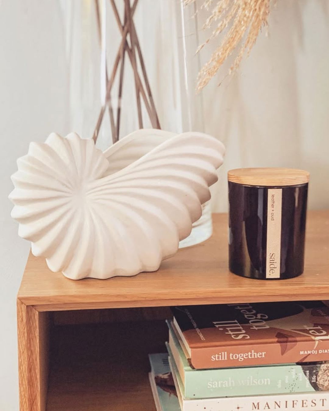 Amber Wood Wick Scented Fragrance Soy Candle Sun Republic 