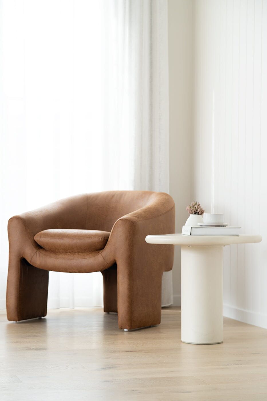 Amery Armchair – Cognac Leather Sun Republic 