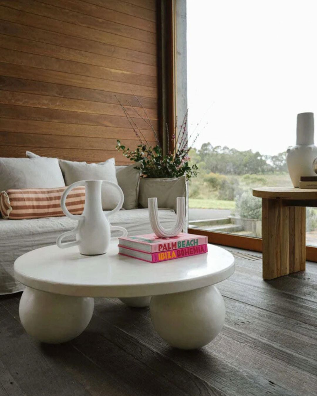 Eos Concrete Coffee Table - White Round Blacksalt 