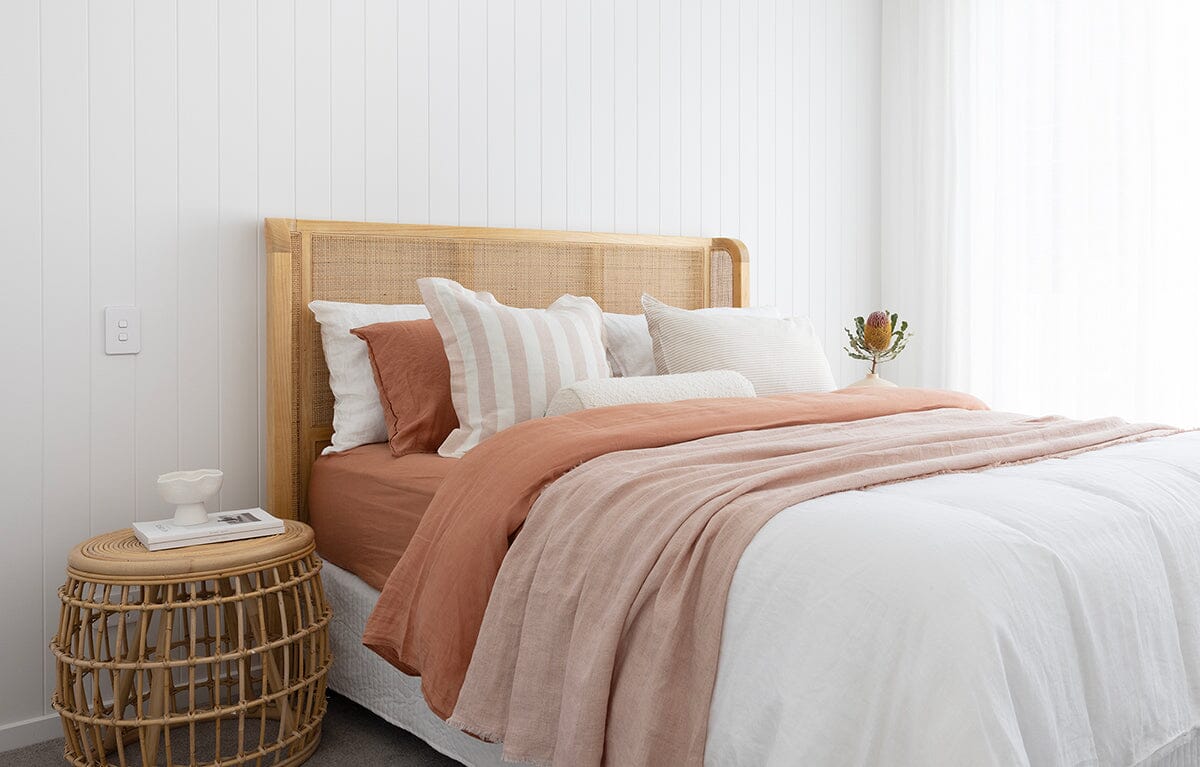 Island Cedar & Rattan Bed Head Q/K Sun Republic 