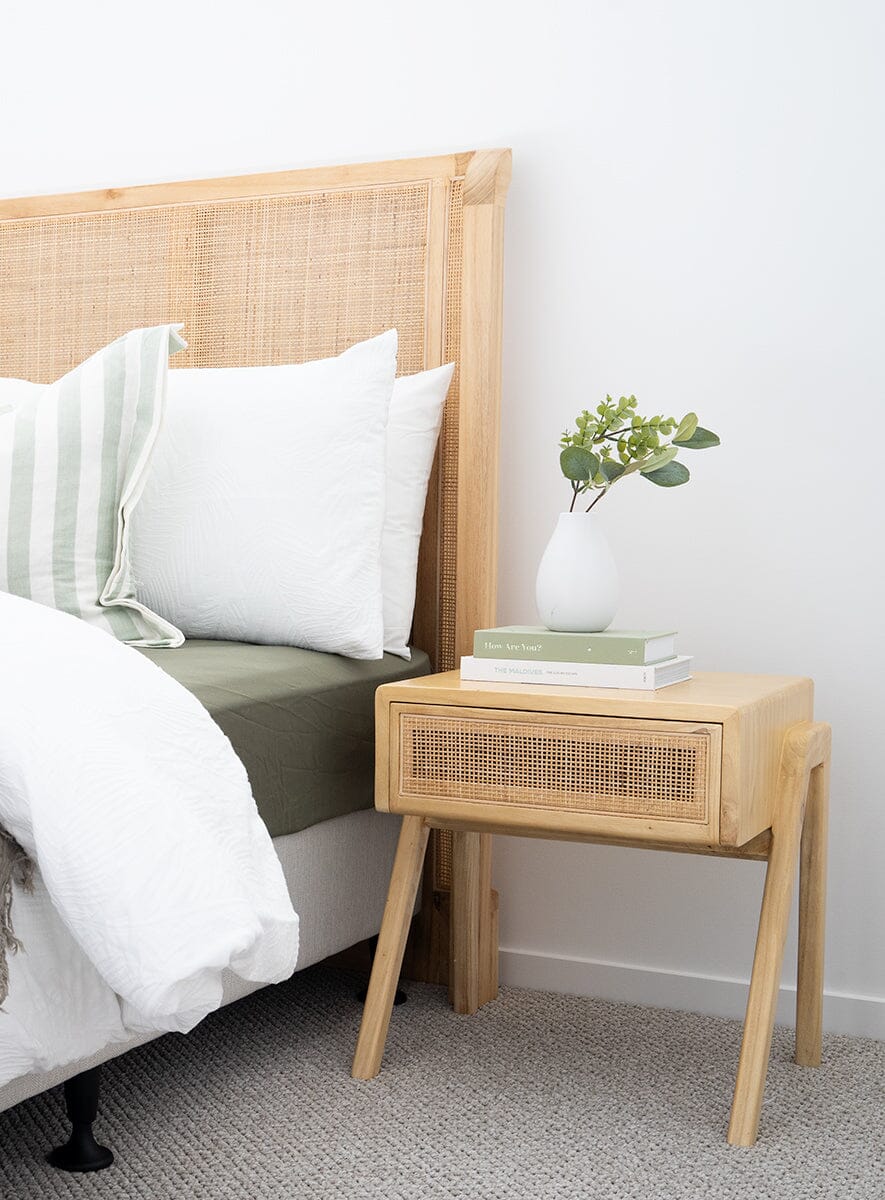 Island Cedar & Rattan Bed Head Q/K Sun Republic 