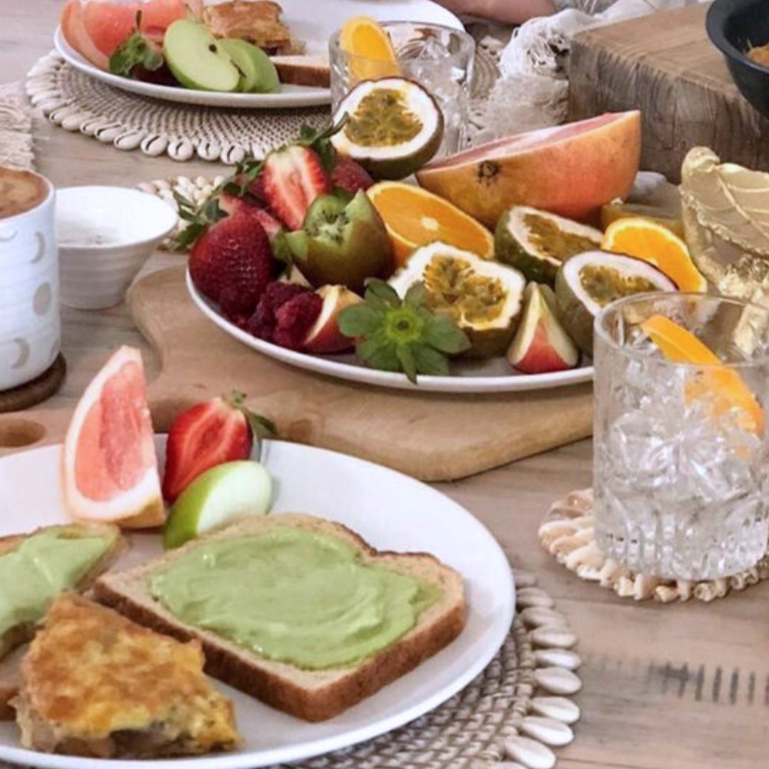 Natural Rattan Placemat With Cowrie Shell Border - Whitewash Sun Republic 