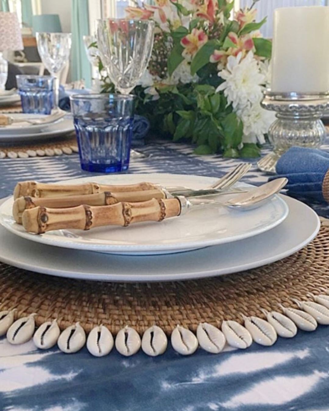 Natural Rattan & Shell Placemat Sun Republic 