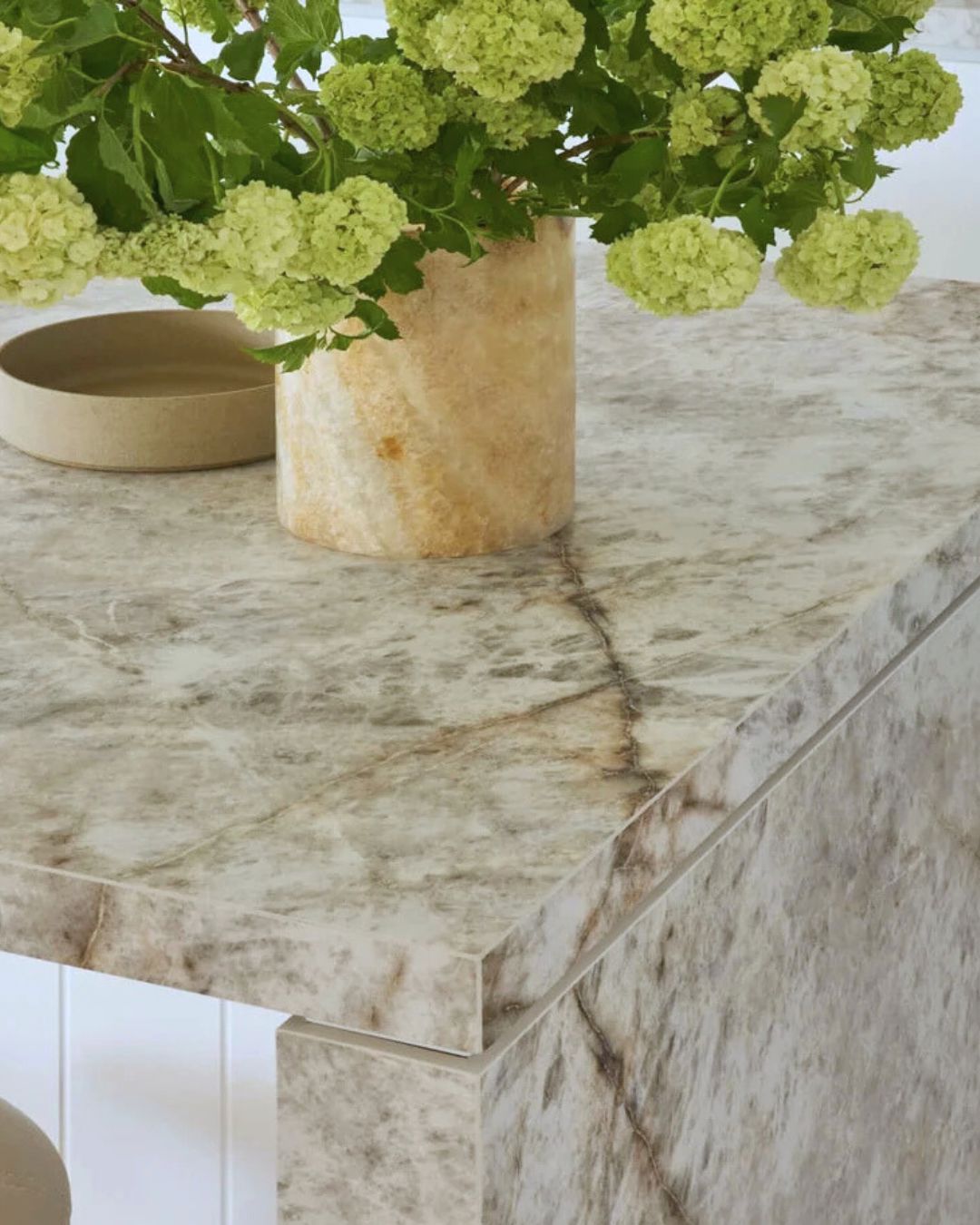 Onyx Vase Sun Republic 