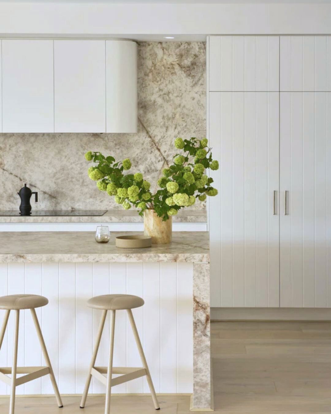 Onyx Vase Sun Republic 