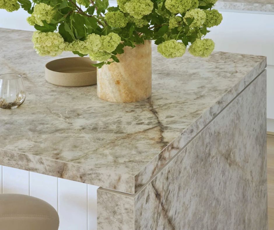 Onyx Vase Sun Republic 