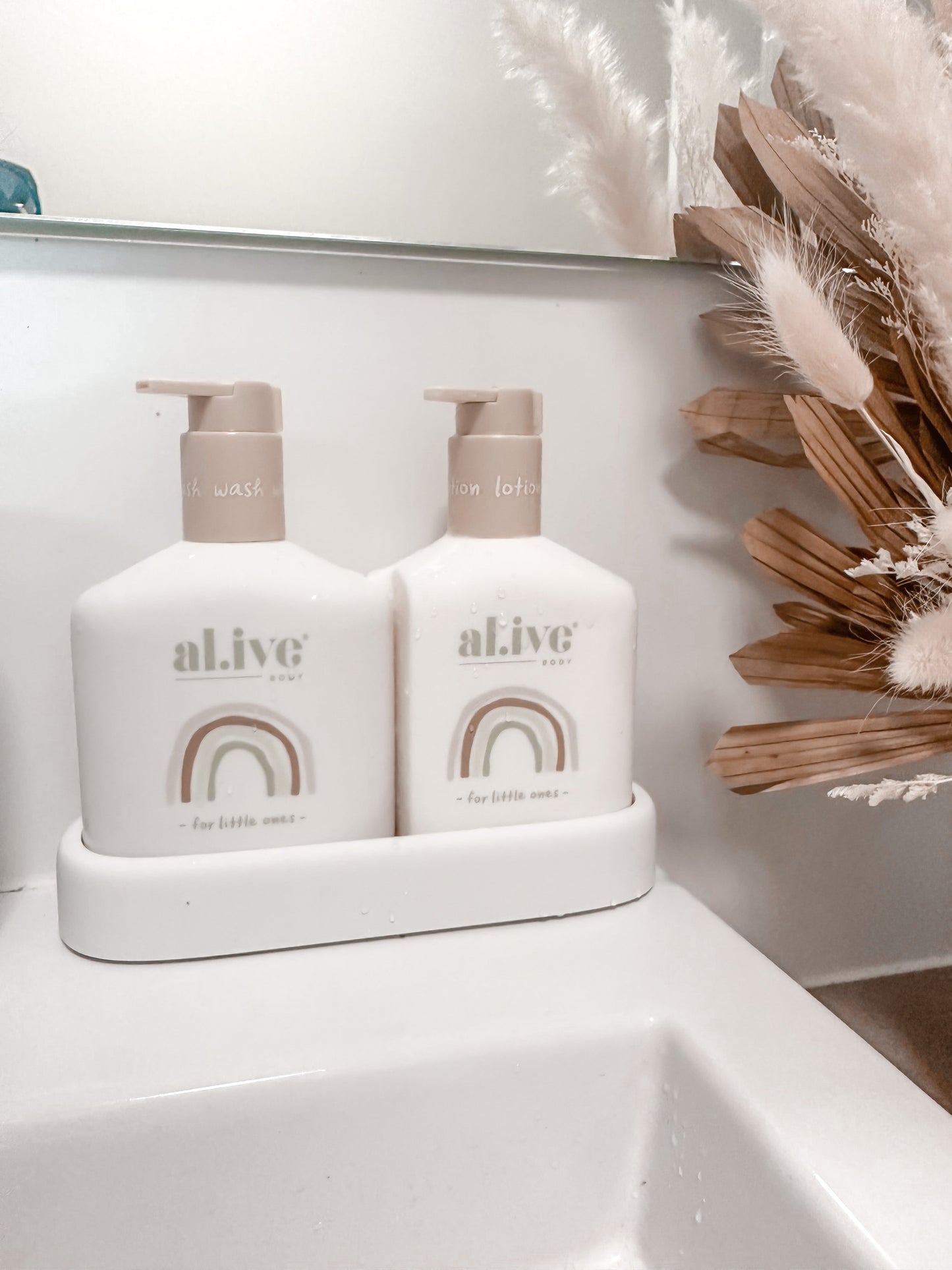 Baby Duo Hair, Body Wash & Lotion + Tray | Gentle Pear Alive Body 