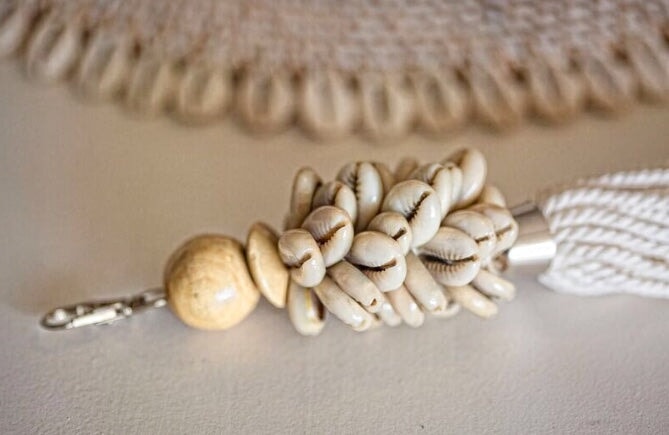 Cowrie Shell Cluster Keyring/Accessory SUN REPUBLIC 