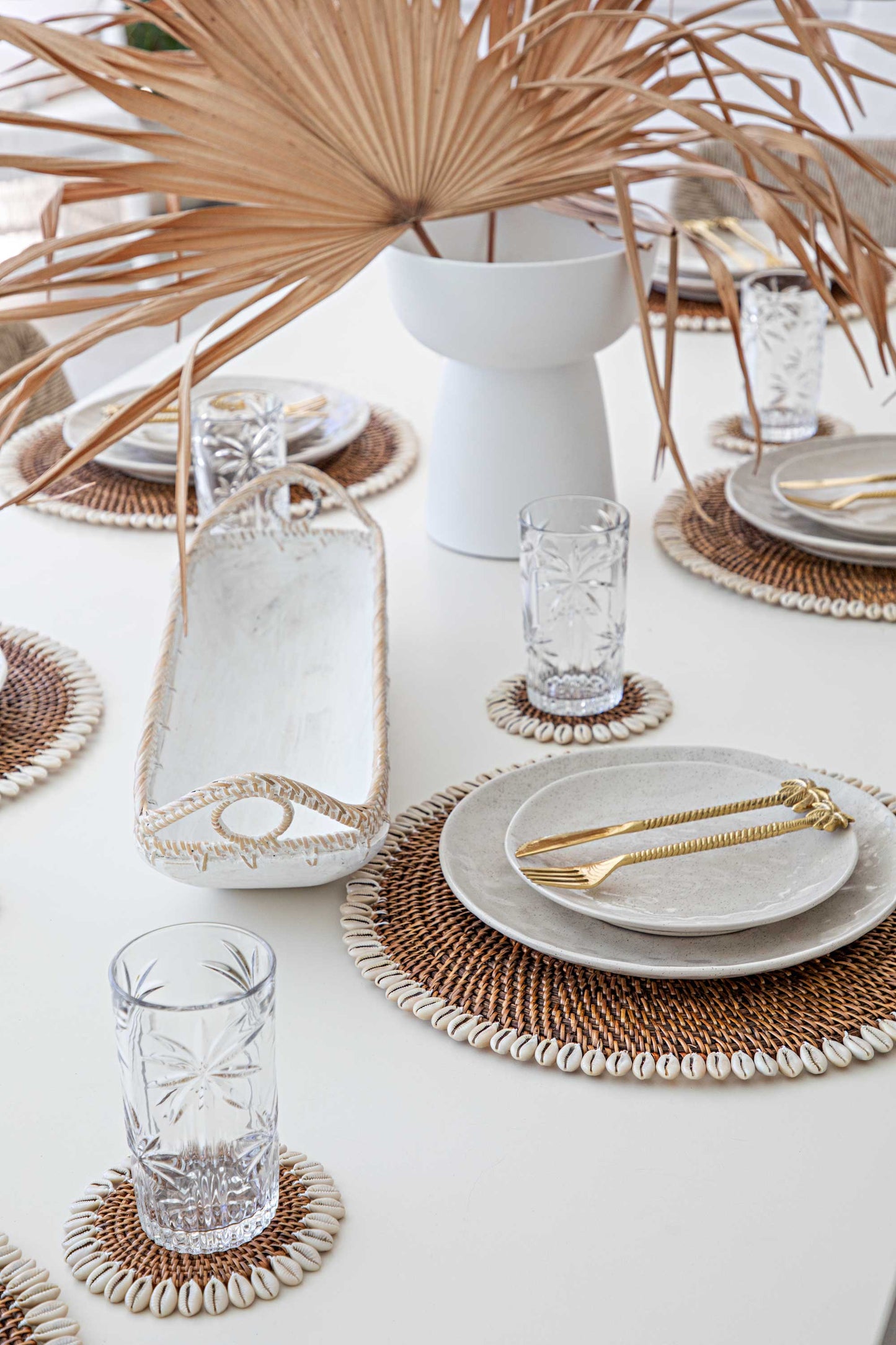 Natural Rattan & Shell Placemat SUN REPUBLIC 