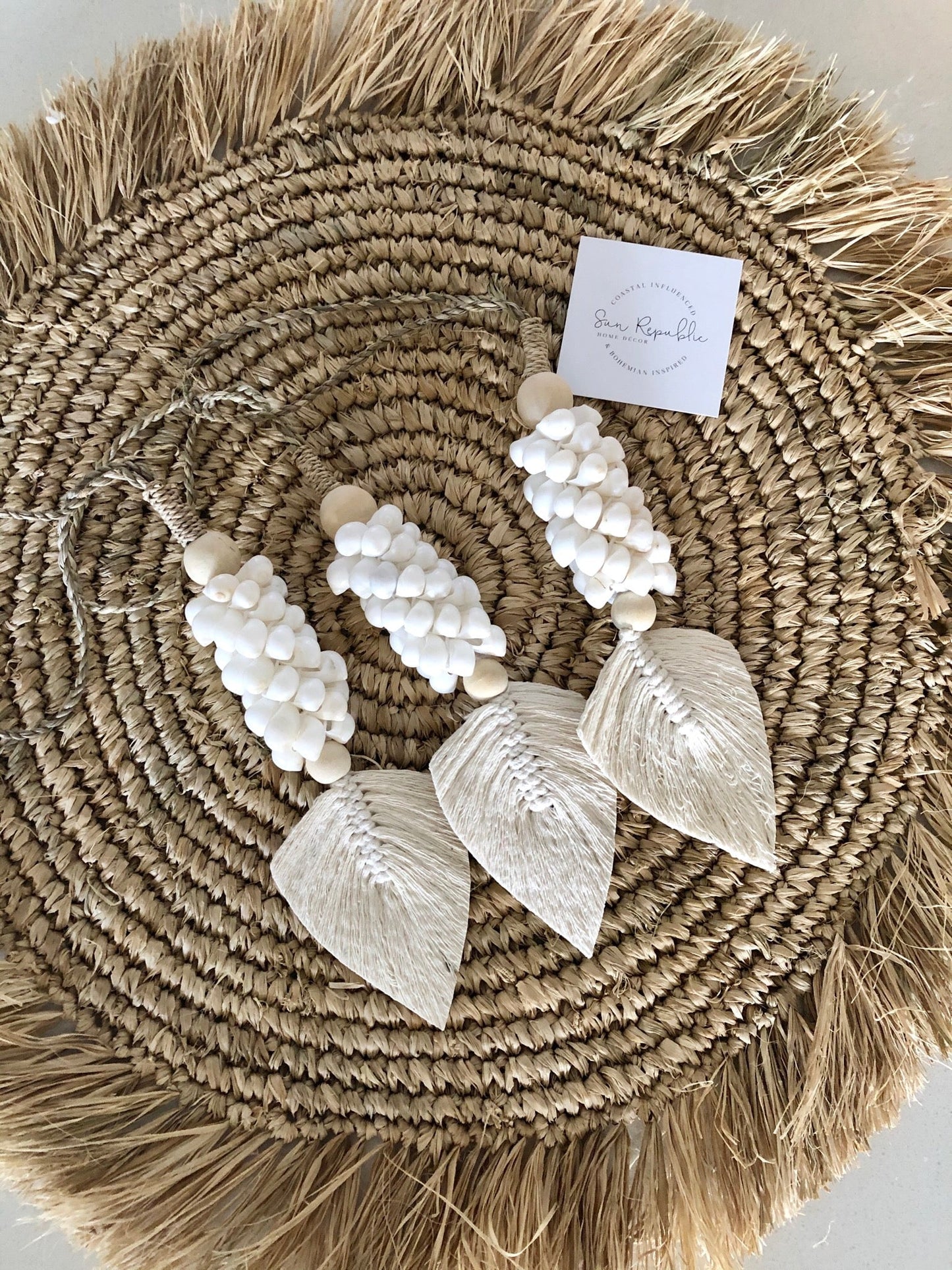 Oceana Shell & Leaf Tassel | White Shell SUN REPUBLIC 