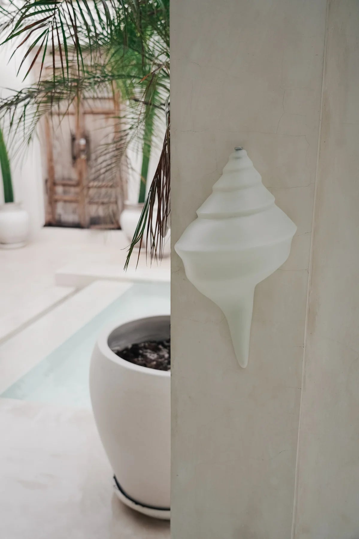 Shell Wall Sconce White & Sand SUN REPUBLIC 