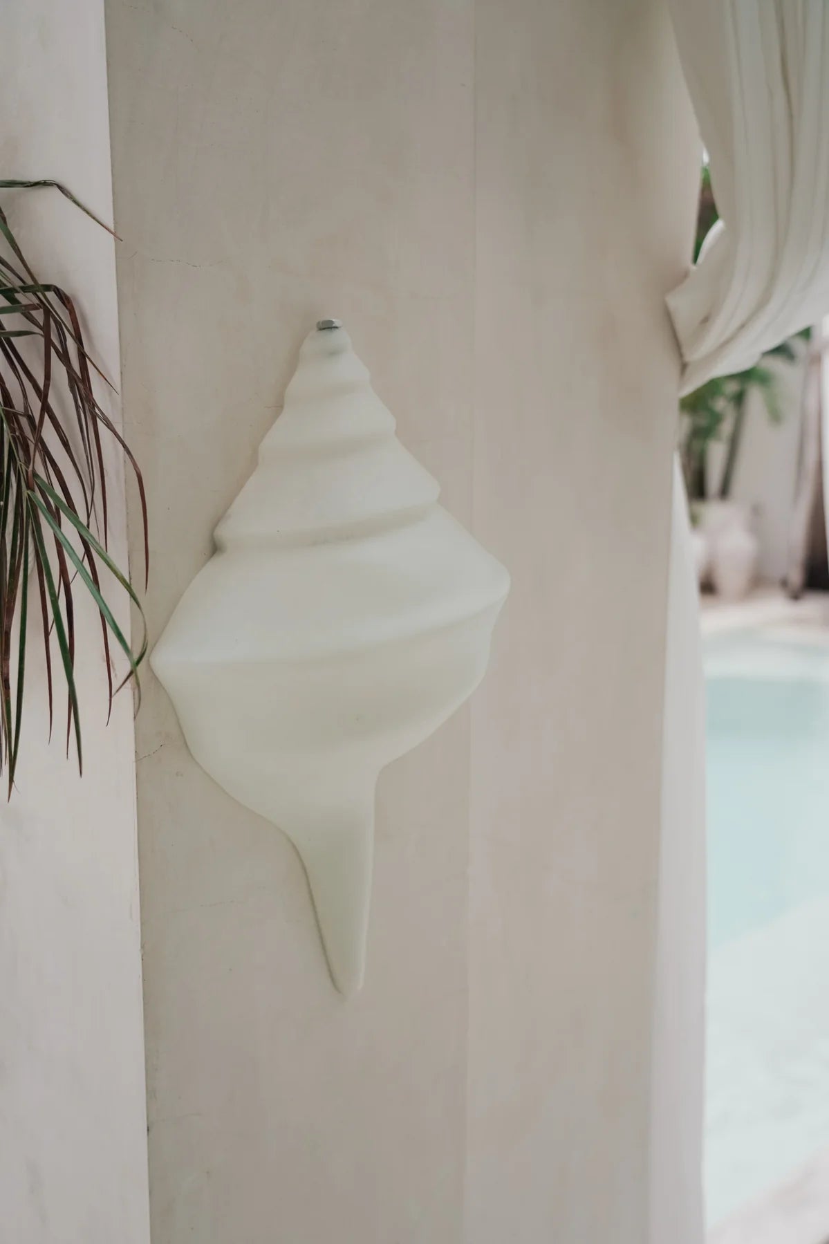 Shell Wall Sconce White & Sand SUN REPUBLIC 